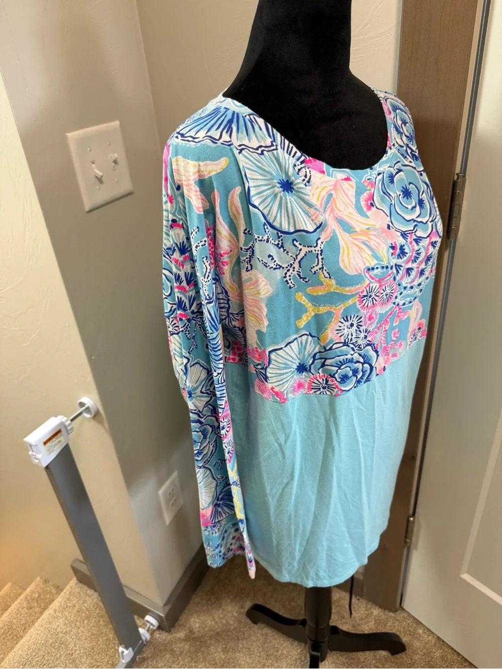 Lily Pulitzer Finn Long Sleeve Colorful Beachy T-Shirt Comfort Stretch Aqua Blue - Picture 3 of 6
